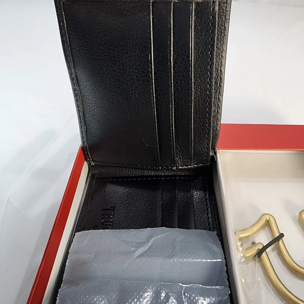 Mens True Religion Altro Black/Gold Leather Bifold &Horseshoe Carabiner New